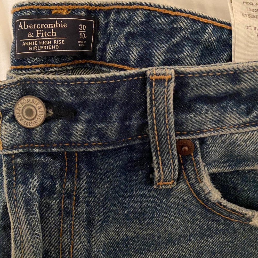 Abercrombie High Rise Girlfriend Ripped Jeans - Picture 2 of 7